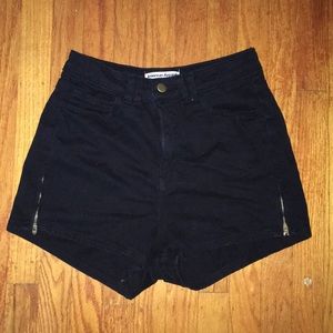 Black side zipper high waisted shorts